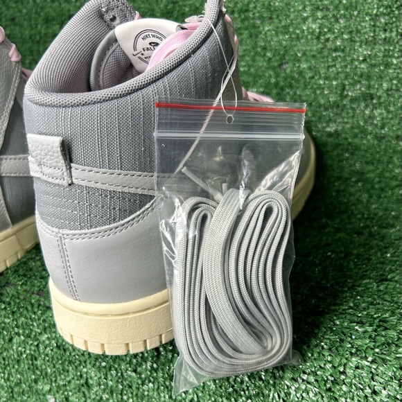 Nike Dunk High Shoes - Picture 6 of 9